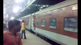 Howrah Rajdhani Express A graceful entry at Kanpur Central [upl. by Elconin635]