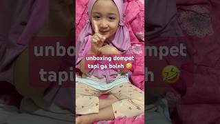 Raisya ga boleh unboxing dompet shortvideo funny comedy lucu cute [upl. by Lienahs309]