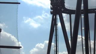 Heide Park Achterbahn quotKrakequot Riesenwasserfontäne nach freiem Fall [upl. by Akinnej]