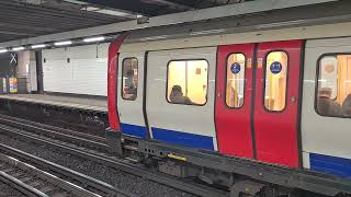 Hammersmith amp City Line S7 Stock 21525  Moorgate [upl. by Nomolas]