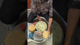 Spreading chickpeas inside the famous train of Kushtia trainfood bdtrain food foodie streetfood [upl. by Idrahs]