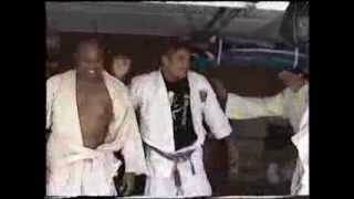 Rolling with Rickson Gracie in his garage [upl. by Valsimot]