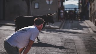 Toros inicio de la primera tarde Barrio Monteblanco  Toro de calle [upl. by Fokos]