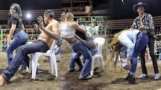 ¡lNTENS0 C4NDENTE Y ATREVlD0 Así de locochón se puso el JUEGO DE JARIPEO  La Red del Jaripeo [upl. by Ainalem]