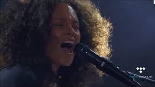 Alicia Keys  Fallin Live 2016 [upl. by Hopper190]