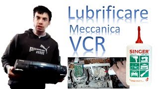 Come Lubrificare la Meccanica di un Videoregistratore [upl. by Adaha]