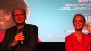 AvantPremière de Une famille à louer avec Virginie Efira [upl. by Aneerahs]