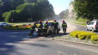 Wypadek na rondzie przy Kościuszki w Koszalinie [upl. by Anillehs]