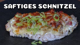 ELSÄSSER SCHNITZEL vom GRILL  SAFTIGES SCHNITZEL mit KÄSE ZWIEBELN und BACON  BBQVideo  0815BBQ [upl. by Gretna703]