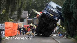 Man overleden na val kraan op woning Weidebocht Heerde  ©StefanVerkerknl [upl. by Gwenore618]