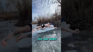 Dieser Mann schläft in einem Bett aus Eis 🧊 [upl. by Atsirtal]