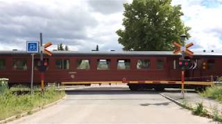 Gammal järnvägsövergång i Årsta Persiljegatan  Swedish vintage railroad crossing [upl. by Jasper]