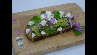 Recette de tartine courgette féta [upl. by Danialah]