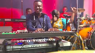 YAW SARPONG AWURADE NA AYE ACOUSTIC COVER BY SANDY ASARE YAW BOADU AND KOFI ASANTE [upl. by Ruelu339]