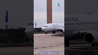 Beautiful Boeing 737700  United Airlines  Closeup [upl. by Nerraw]