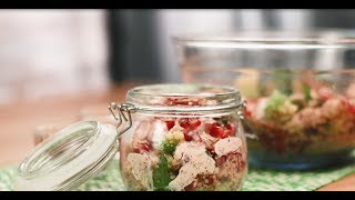 Receita de SALADA DE FRANGO E QUINOA [upl. by Congdon]