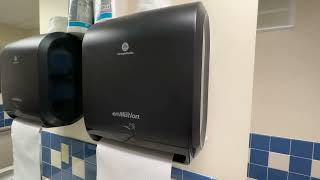 Georgia Pacific Enmotion 59462 Classic Automated Touchless Paper Towel Dispenser Review [upl. by Lrae]