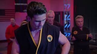 Cobra Kai T4 E10 Robby Keene vs Alcón Combate Final [upl. by Reeva829]