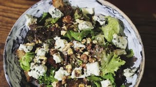 Roquefort Cheese Bacon croutons and Walnuts Salad Receipe Салат с сыром Рокфор [upl. by Lybis922]