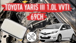 Remplacer le filtre à air sur une Toyota Yaris 10l VVTI 69ch en seulement 1 minute [upl. by Alegna]