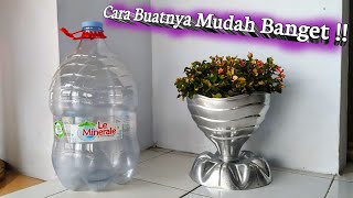 cara membuat pot bunga dari galon bekas [upl. by Anivram]