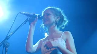 Maisie Peters  Feels Like This  live in Amsterdam Melkweg  2 december 2018 [upl. by Ilera]