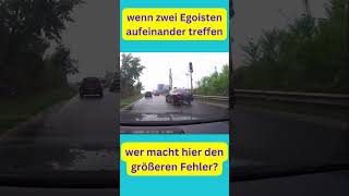 zwei Egoisten beim Reißverschlussverfahren gefährlich automobile dashcam [upl. by Elhsa]