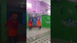 Guttar khani baje 😄 bhojpuri dance video rakeshrashilaentertainment rakeshrasila [upl. by Huntington]