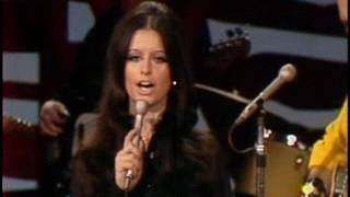 Jessi Colter  Whats Happened To Blue Eyes LIVE [upl. by Akirdnas]