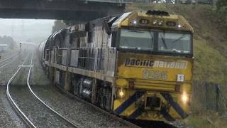 Triple quot92 Classquot locomotives with Pacific National Hunter Valley Coal Train 5102009  PoathTV [upl. by Nawor884]