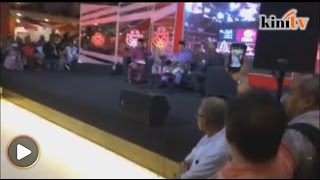 Kecohdelegasi Umno naik angin halau TV3 di pentas [upl. by Ggerc]