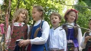 Vaikų liaudies daina Lithuanian childrens folk song  Siuntė mani motulė [upl. by Ramuk399]