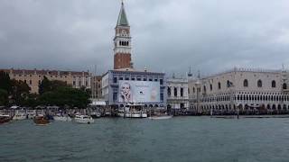 VenedigVenice  1  Markusplatz Dogenpalast  Canal Grande Gondeln und Vaporetti [upl. by Nolyarb]