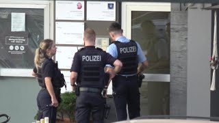 Verdächtige Geräusche in Wohnung löst Polizeieinsatz aus am Bonner BerthavonSuttnerPlatz 311024 [upl. by Ahsinyd269]