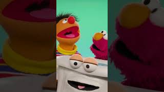 Plaza Sésamo Elmo y Enrique nos enseñan a tomar una ducha  Short [upl. by Ynamad]