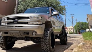 LIFTED TAHOE  ROUGH COUNTRY  22x12s  35s [upl. by Hillari]