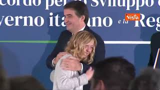 Labbraccio commosso tra Giorgia Meloni e Raffaele Fitto [upl. by Niwroc194]