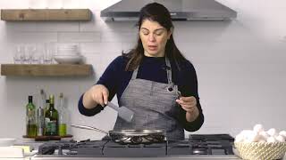 Tramontina  How to fry eggs on a stainless steel pan [upl. by Asilef]