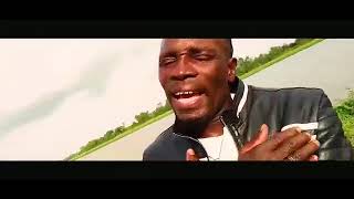 Maman Africa Clip officiel [upl. by Tteltrab]