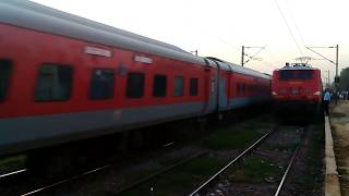 Poorva Looped for overtake by Rajdhani Gang [upl. by Flora773]