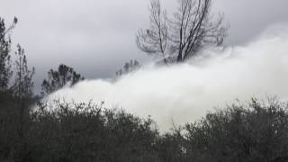 Lake Oroville Dam Spillway troubleLonger version [upl. by Bryn]