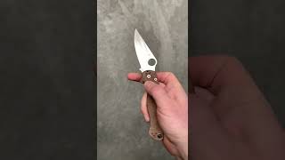 Spyderco Para Military 2 quotCruCartaquot – CruWear amp Brown Canvas Micarta [upl. by Nnewg]