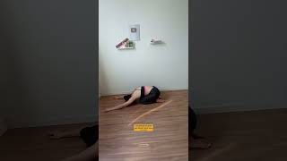 Postura da criança Balasana  Yoga [upl. by Harad984]