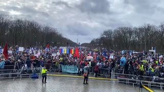 Demo Berlin  Auf dem Weg in den Frieden  25022023 Großdemo [upl. by Nedry141]