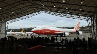 Ein Gigant hebt abBoeings neuer Superjumbo 7478 [upl. by Adlesirg]