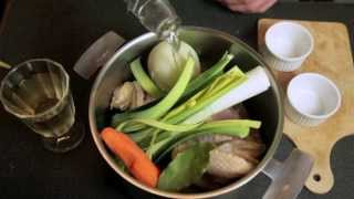 Faire du bouillon à lancienne  La cuisine nature des Jules [upl. by Aihsei]