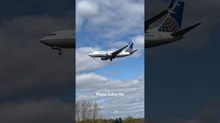 United Airlines 737700 landing at KPIT Pictures under my channel community page spotter [upl. by Nosdivad512]