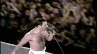 Queen  We Are The Champions HQ Live At Wembley 86 [upl. by Htiek258]