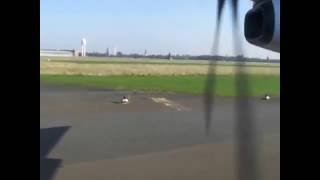 Anflug und Landung Berlin Tempelhof THF [upl. by Suiravaj410]