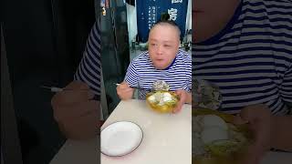 自私老公抢走所有饭，连咸菜也不放过，没想到还有一大肘子在后面【朱大帅and依美姐】 [upl. by Noach]